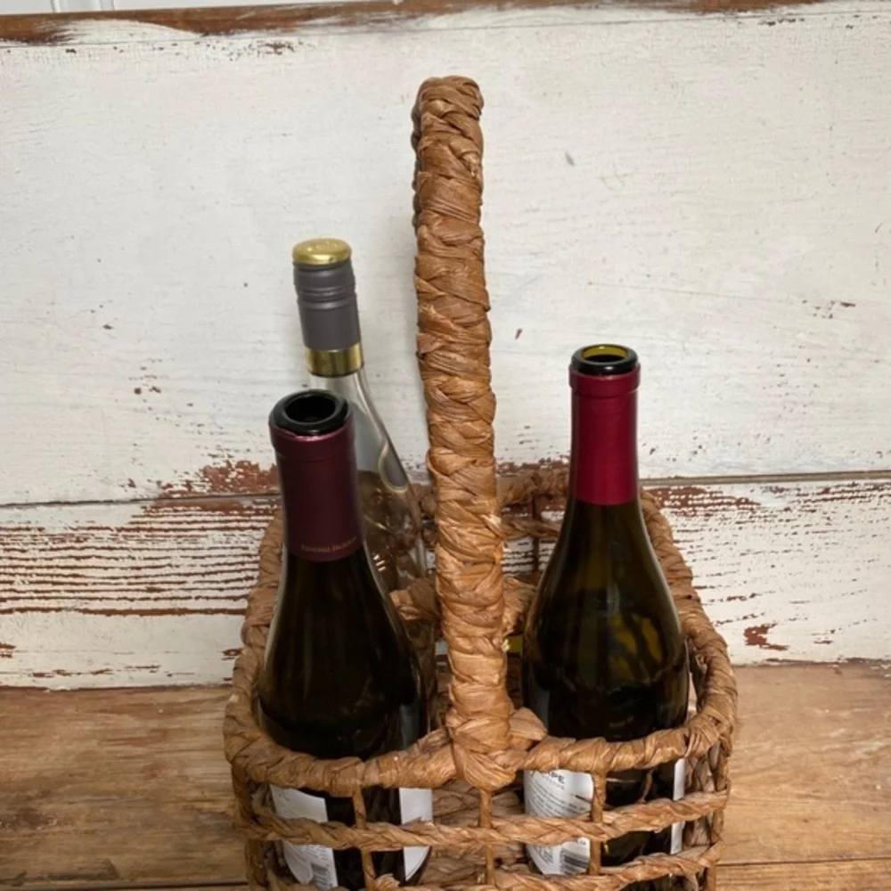 Wicker Basket Wine Caddy